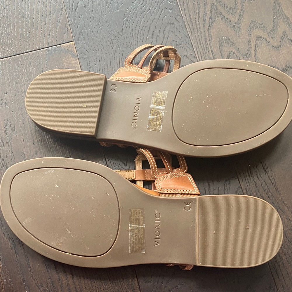 Vionic Alvara Tan Slide Sandals - Picture 6 of 7